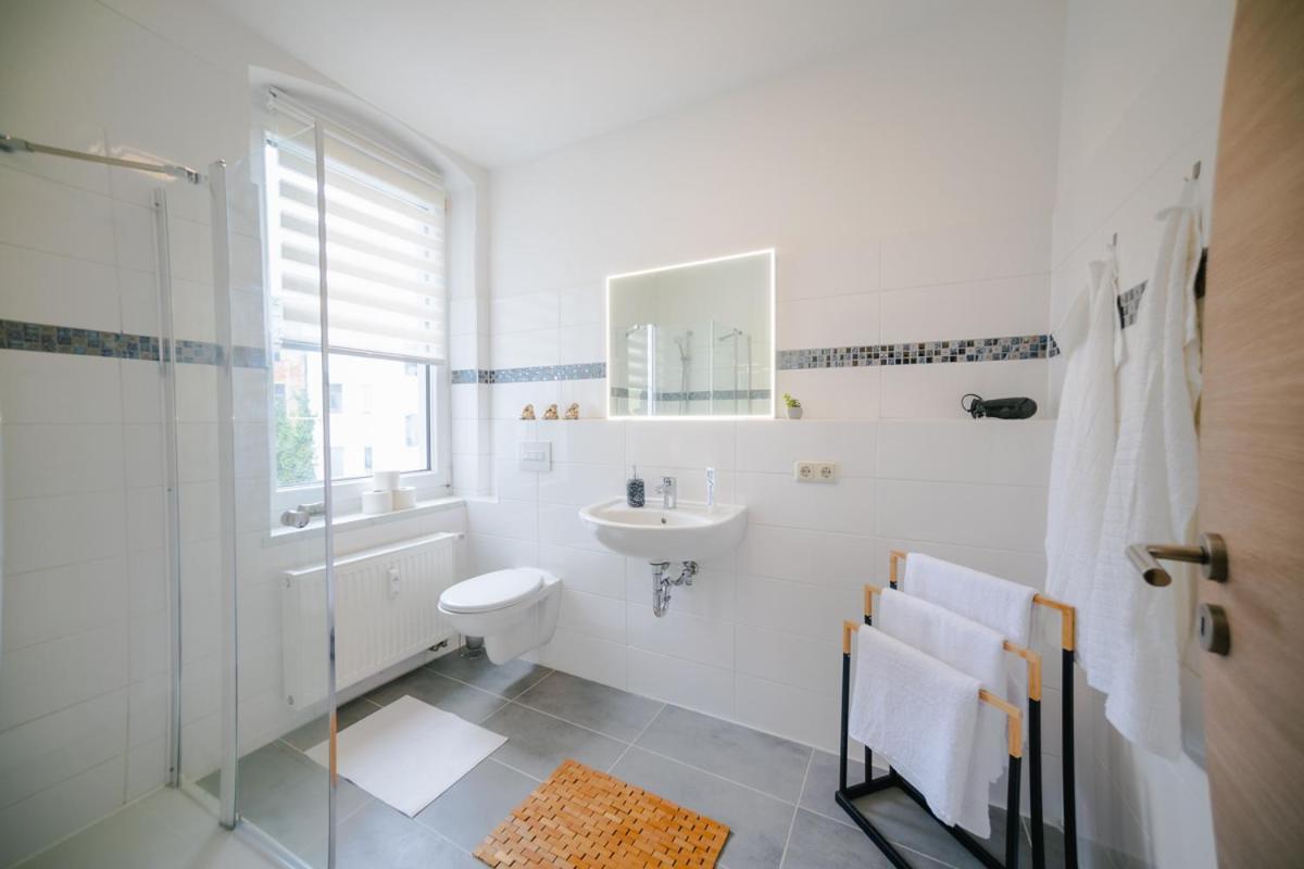 Ferienwohnung Laura In Gera Fuer Bis Zu 4 Personen - Neu Renoviert Exterior foto